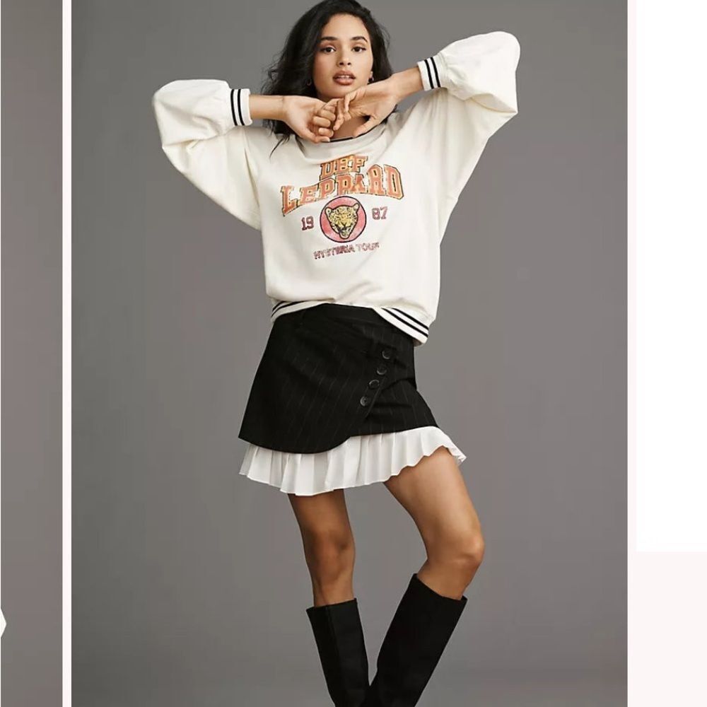 ANTHROPOLOGIE
PILCRO DEF LEPPARD VARSITY SWEATSHIRT TOP size Medium
